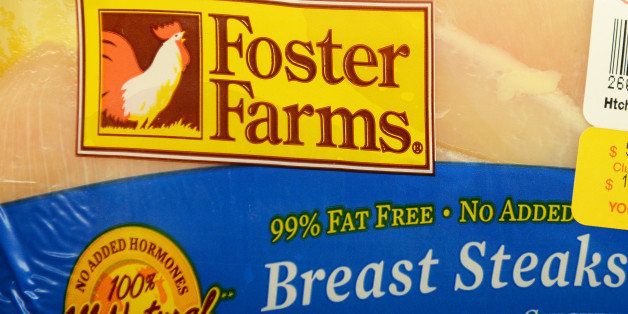 Foster Farms chicken is seen for sale in a grocery store in Los Angeles,California October 8, 2013. The U.S. Department of Agriculture said October 07 that it had issued a public health alert after raw chicken products produced by Foster Farms have sickened hundreds of people, the majority of whom are in California. Approximately 278 illnesses, caused by strains of Salmonella Heidelberg, were reported in 18 states. No deaths have been linked to the continuing outbreak. AFP PHOTO / Robyn Beck (Photo credit should read ROBYN BECK/AFP/Getty Images)