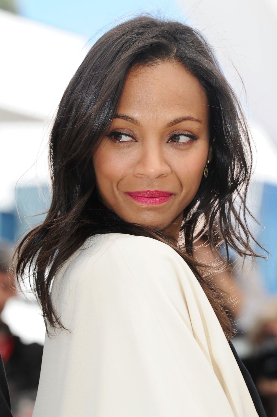 Zoe Saldana Knows How To Nail The Perfect Red Lip | HuffPost Life