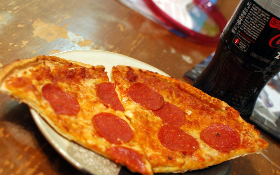 Reheating a Leftover Slice of Great New York-Style Pizza