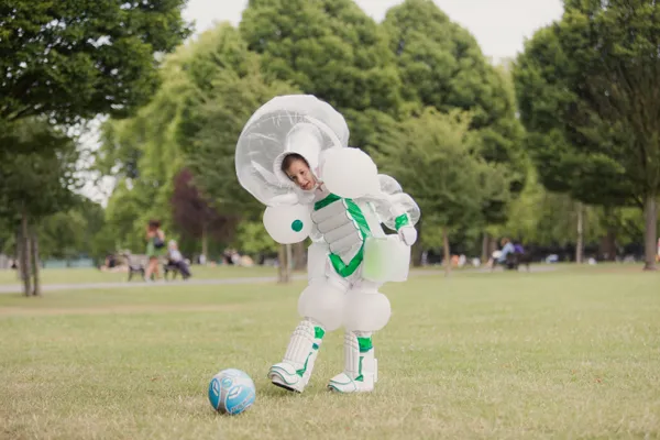 Video Brings Every Parent's Dream Of Bubble-Wrapping Their Kids To