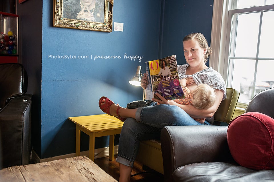 22 Candid Photos That Show How Beautiful Breastfeeding Really Is