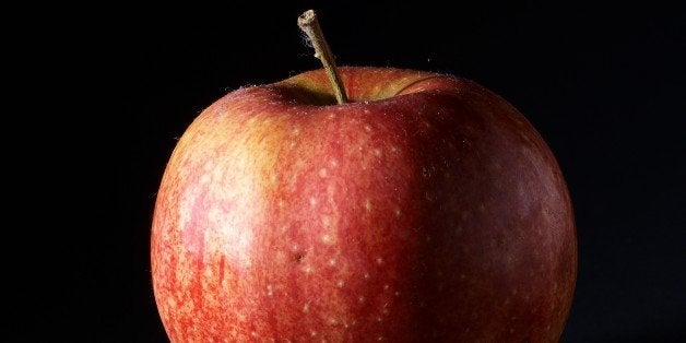Apple
Olympus E-520 and 50mm macro lens
Yongnuo YN-460II flash at 1/8 power through 1/8 Honl grid camera left
white A4 sized paper camera right
see also on <a href="http://wolfgang.lonien.de/2012/02/an-apple-a-day/" rel="nofollow">my blog</a>