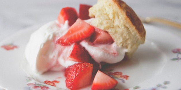 strawberry shortcake was one of those desserts i would dream about in the abstract but never really had until i was much older - Kitchy Kitchen strawberry shortcake was one of those desserts i would dream about in the abstract but never really had until i was much older - Kitchy Kitchen