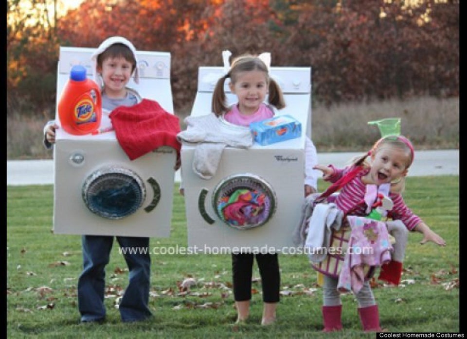 Halloween Costumes For Siblings That Are Cute, Creepy And Supremely Clever