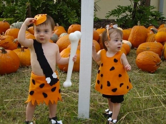 Real Life Pebbles and Bamm Bamm with Working Flintstones Car  Flintstones,  Pebbles flintstone halloween costume, Twin halloween