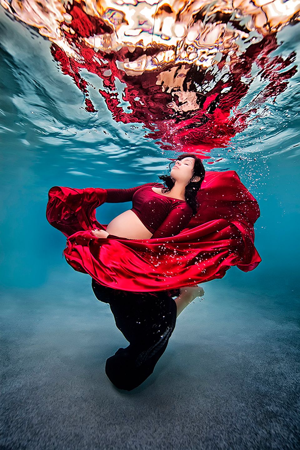 Moms-To-Be Channel Their Inner Mermaids In Otherworldly Photos ...