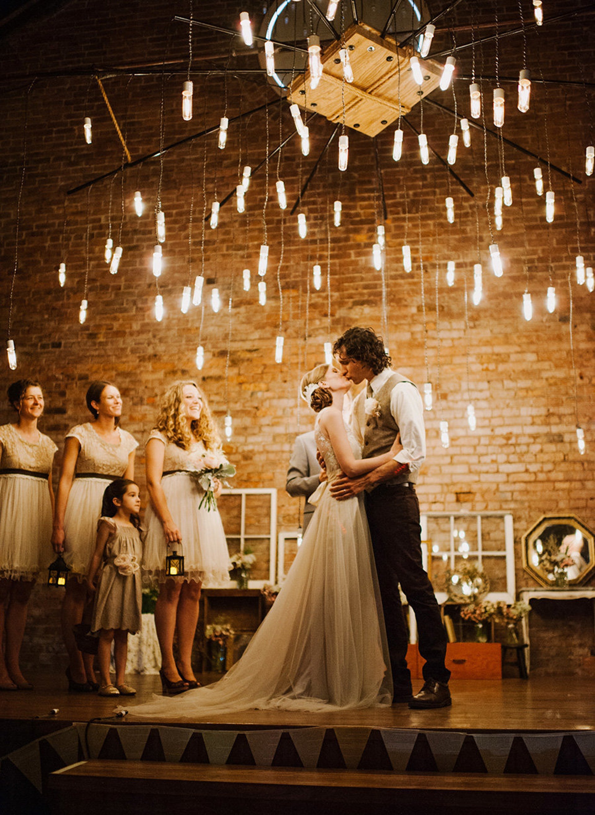 19 Wedding Lighting Ideas That Are Nothing Short Of Magical | HuffPost Life 19 Wedding Lighting Ideas That Are Nothing Short Of Magical | HuffPost Life