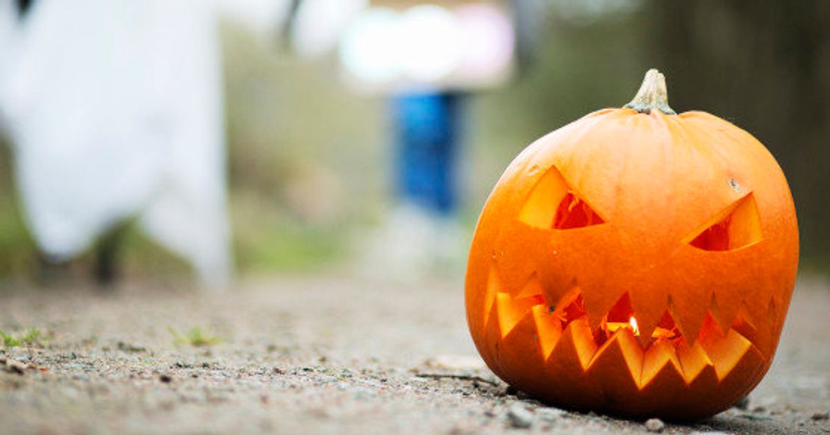 What You Need to Know About 6-Foot Trick-or-Treaters | HuffPost Life