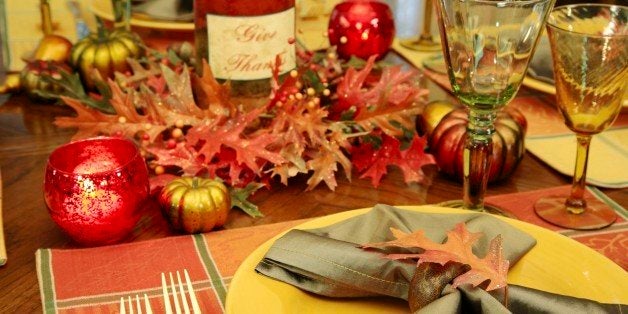 26 Gorgeous Ways to Make Your Thanksgiving Table Sparkle With Gold