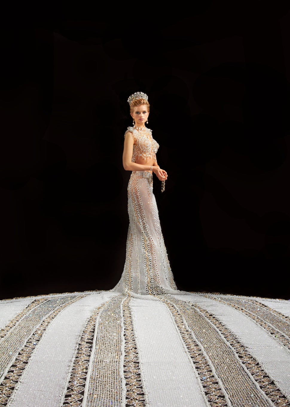 This Is What A 400Pound Wedding Dress Looks Like HuffPost