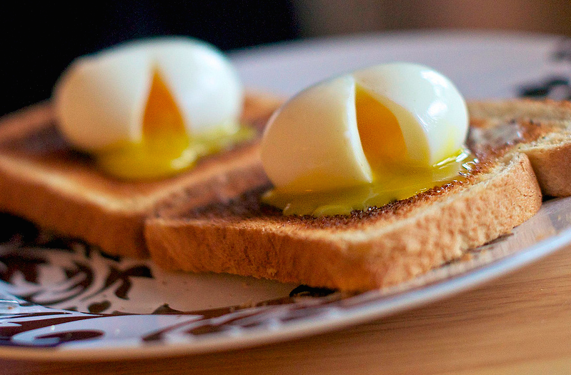 The Real Difference Between Eggs Over Easy And Sunny-Side Up