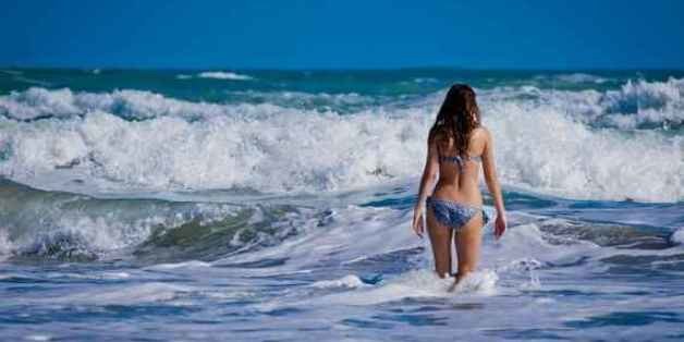 girlfriend nude beach voyeur