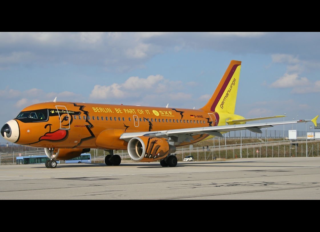 7 Worst Airplane Paint Jobs In The World PHOTOS HuffPost Life   5b9e9533250000360036ebc9 