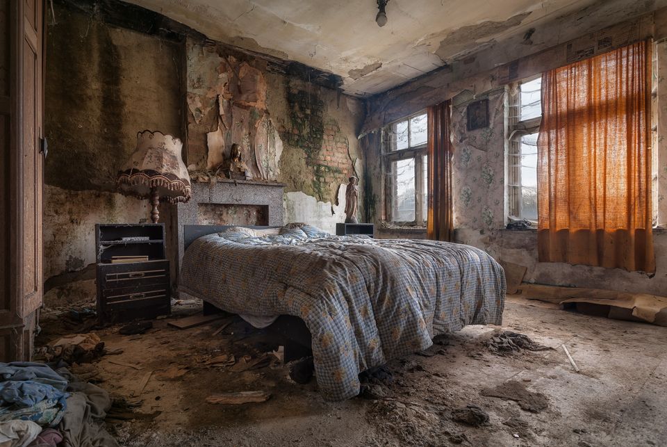Stunning Abandoned Homes Are Surprisingly Full Of Life Huffpost Life