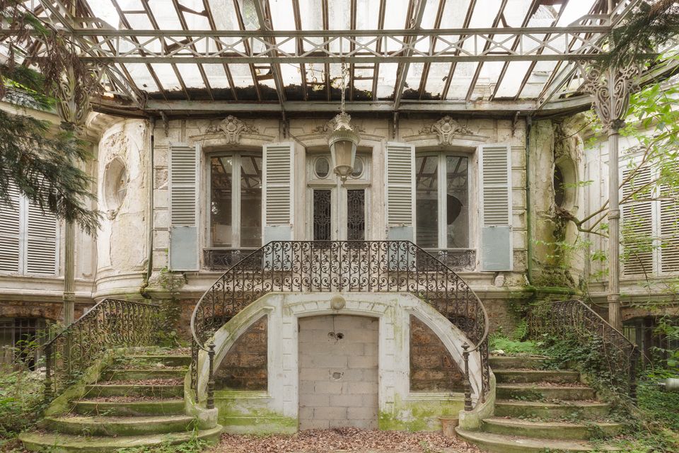 Stunning Abandoned Homes Are Surprisingly Full Of Life Huffpost Life