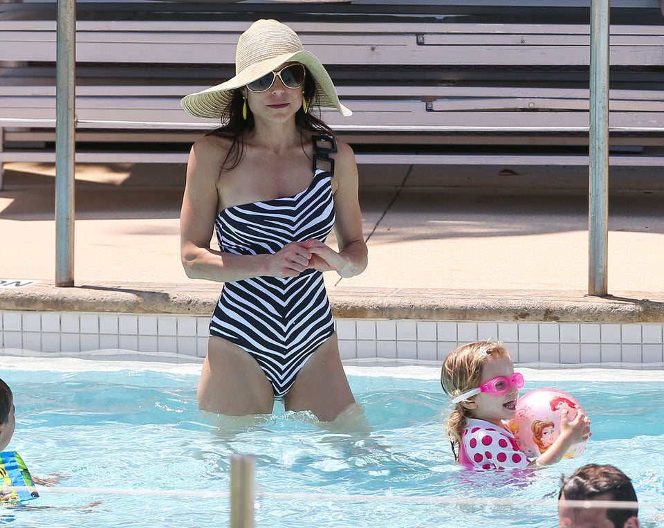 Paula Abdul Rocks Swimsuit At The Dead Sea HuffPost Entertainment