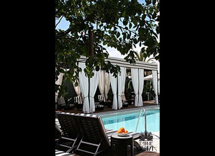 Hotel Shangrila Pool Courtyard