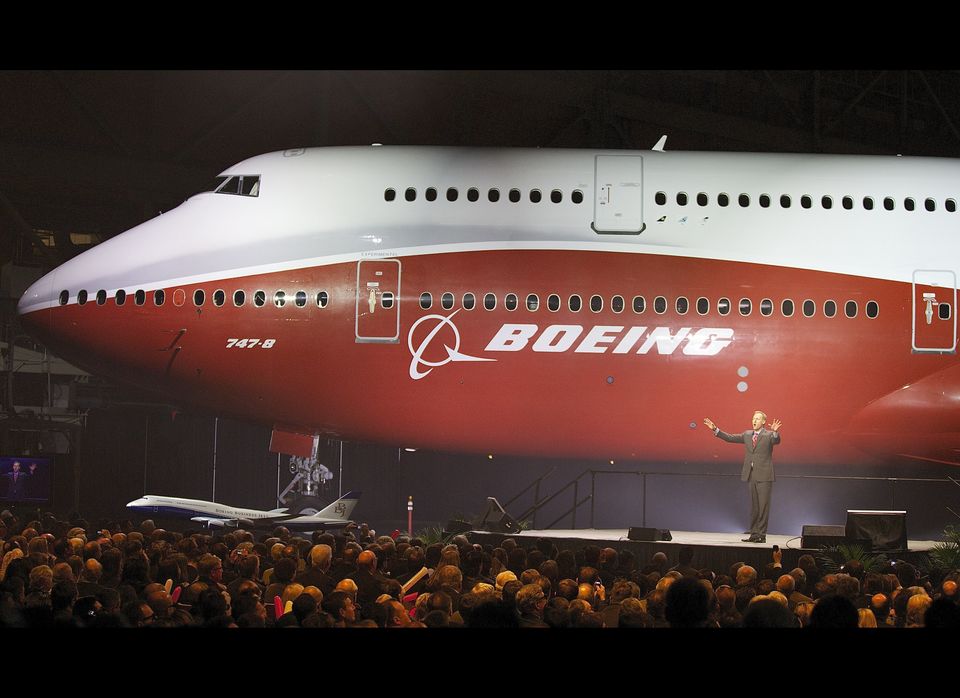 Boeing Unveils 747-8 Intercontinental Jumbo Jet