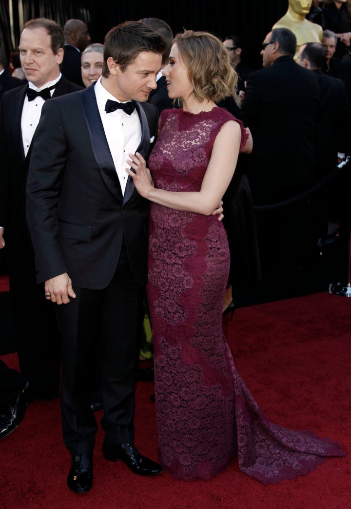 Scarlett Johansson S Oscar Date Joe Machota Or Jeremy Renner Huffpost Life