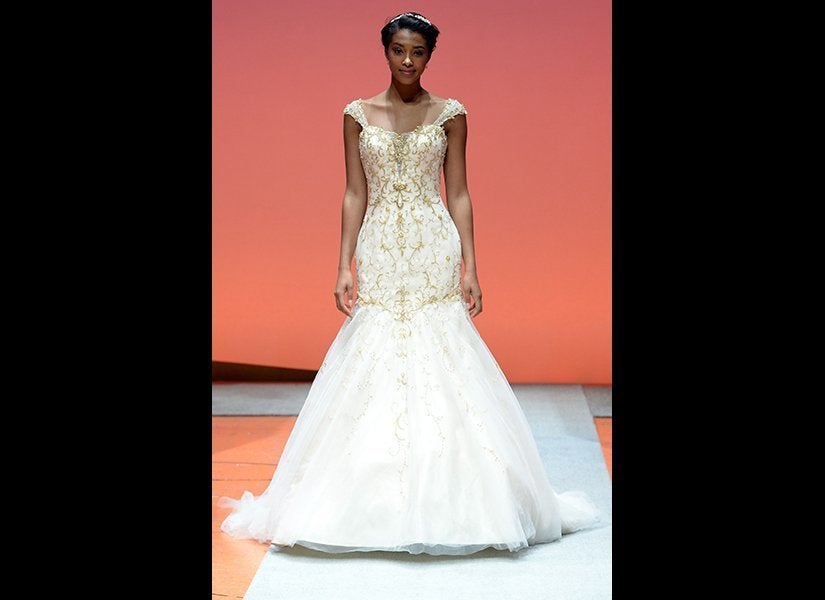 9 Wedding Gowns Inspired By Disney Princesses Huffpost Life 6007