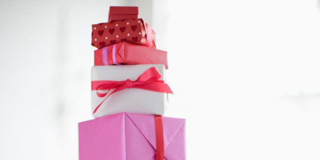 Please Don T Open Gifts At Your Baby Shower Huffpost Life