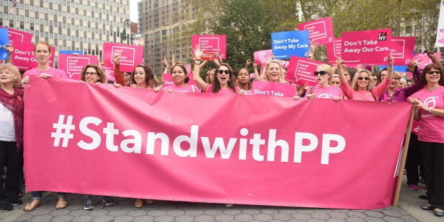 MANHATTAN, NEW YORK CITY, NEW YORK, UNITED STATES - 2015/09/29: Activists hold Planned Parenthood banner in Foley Square. Activists and directors of Planned Parenthood, NYC, gathered in Foley Square along NYC first lady Chirlane McCray and elected representatives to demonstrate support for the organization. (Photo by Andy Katz/Pacific Press/LightRocket via Getty Images)