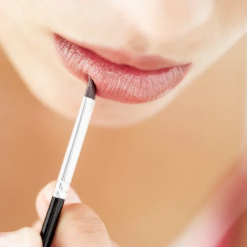 Can Sharing Lipstick, Lip Balm Or Cigarettes Give You Herpes?