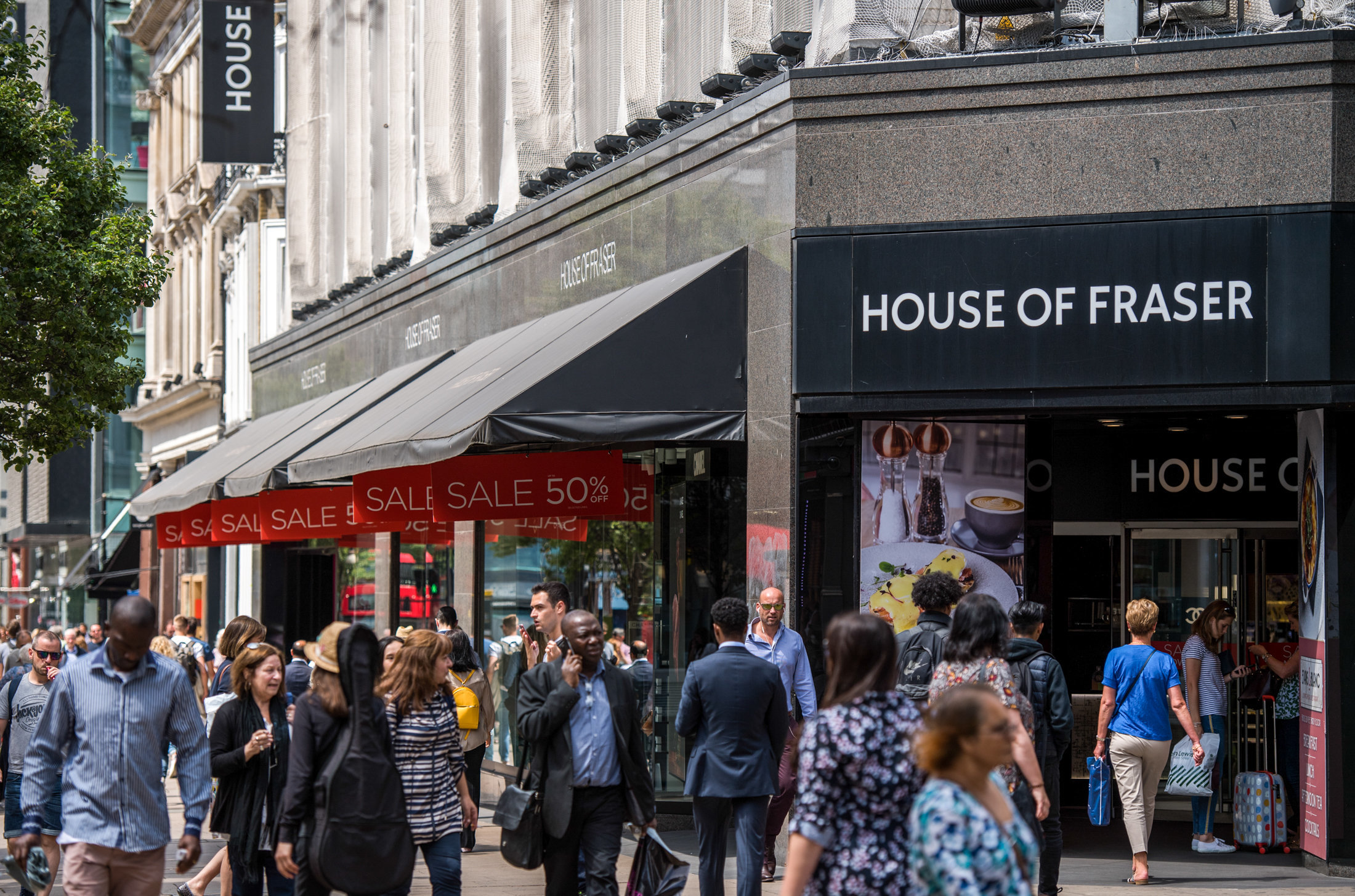 Close shop. House of Fraser. House of Fraser London. High Street shops. Создатели магазина House of Fraser.