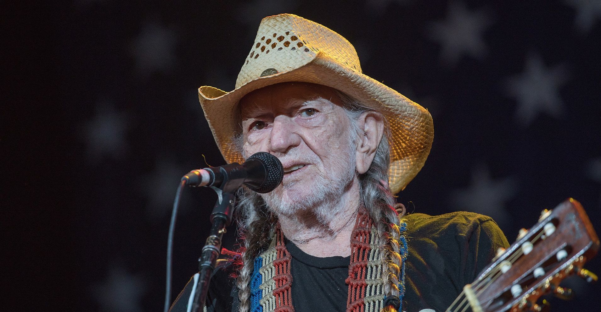 Willie Nelson Has 3 Blunt Words For Republicans Angry Over Beto O ...