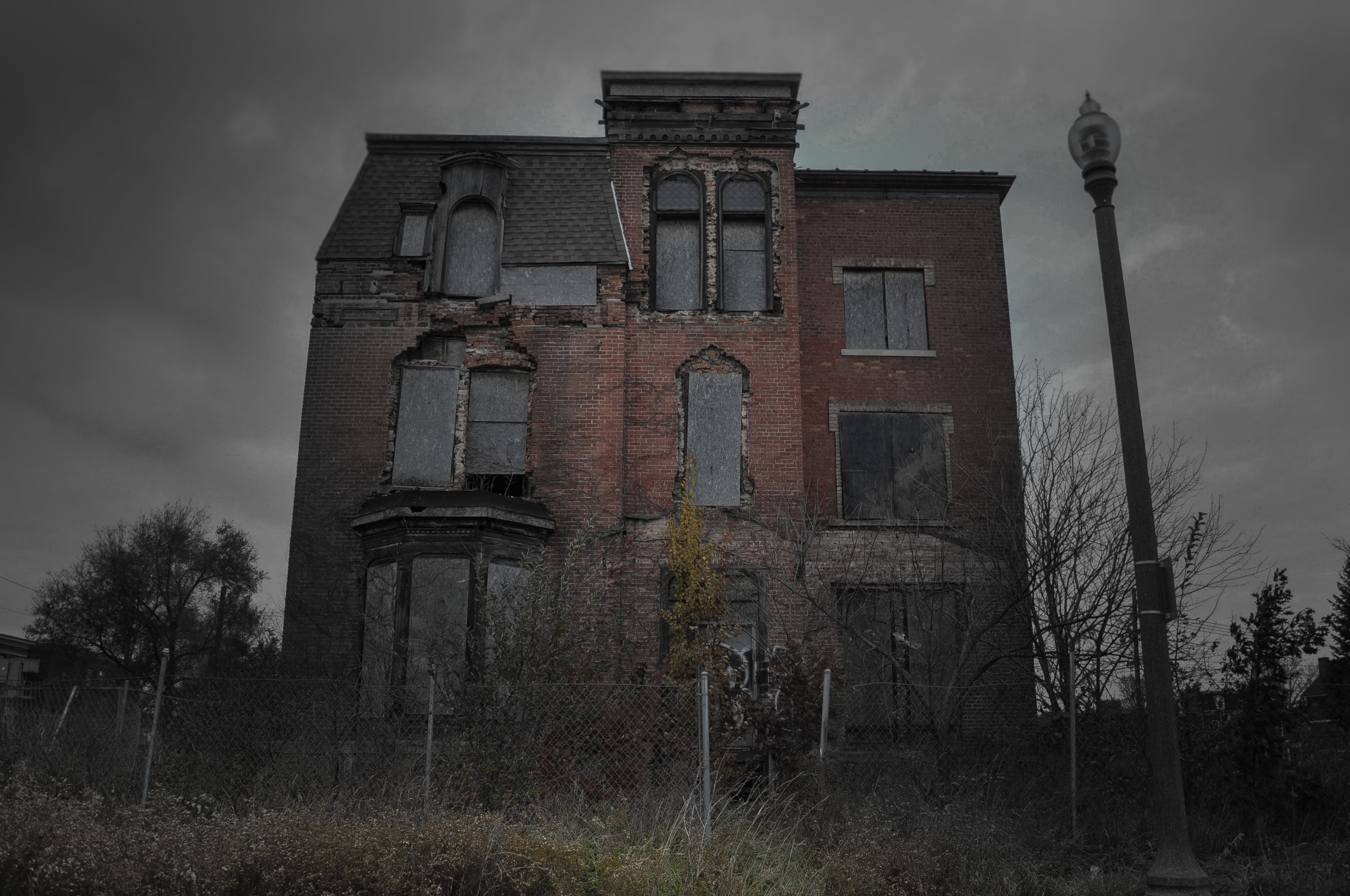 13 Spooky Looking Houses That Have Inspired Ghost Stories UPDATE   5ba2ad5d3c00009e000aeedf 