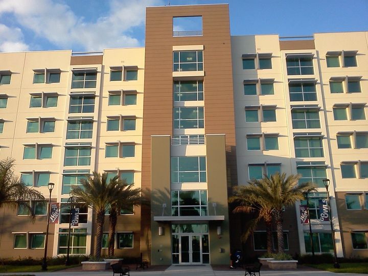 description 1 Student Housing on the Boca Raton campus of Florida Atlantic University. | date 2012-01-01 | source | author Owl2Doc | ... 