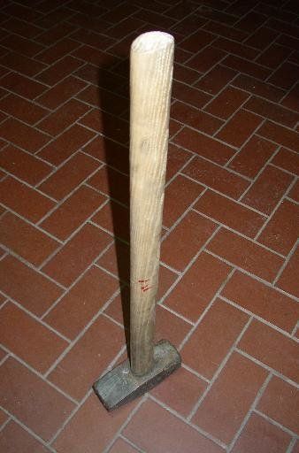 Sledgehammer. By de:Benutzer:Geschw Source: de:Bild:Vorschlaghammer.jpg migration relicense. Category:Sledgehammers. 