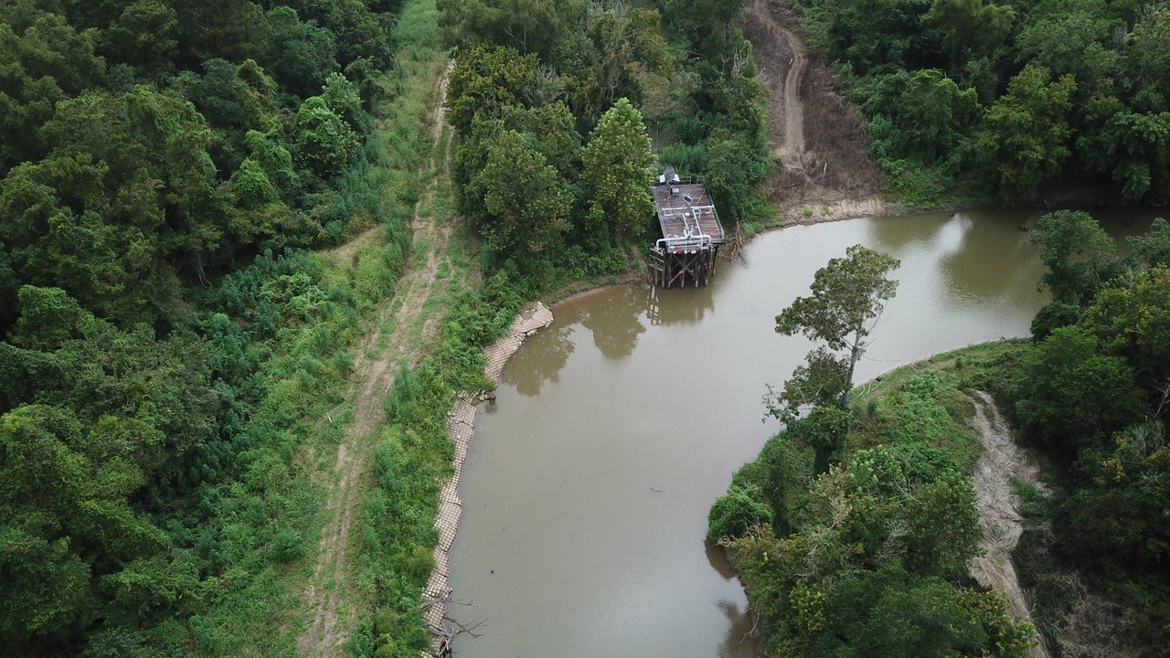 An aerial view of the spoil banks and cement mats.