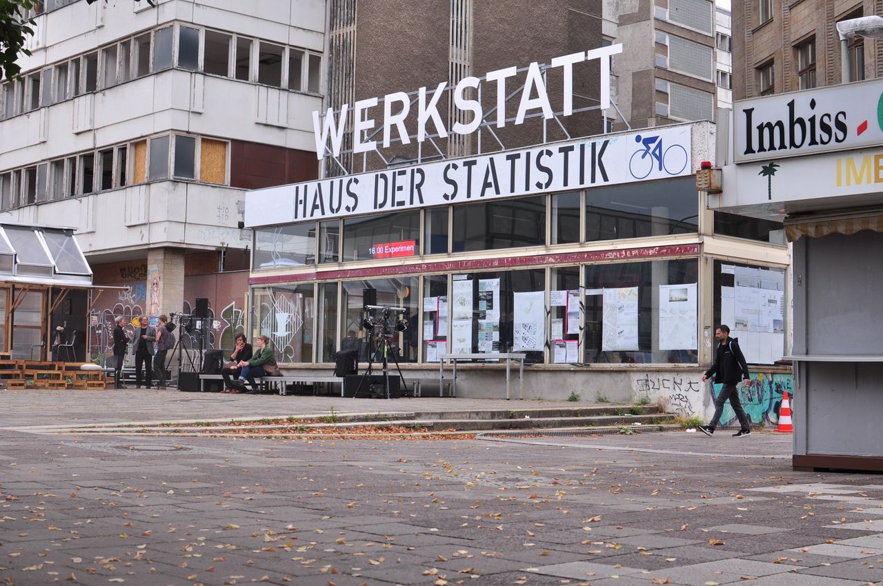 A workshop at the Haus der Statistik, where local residents and experts come together to discuss ideas for the project.