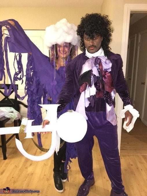 25 Funny Couple Costumes For Halloween That Are Pretty