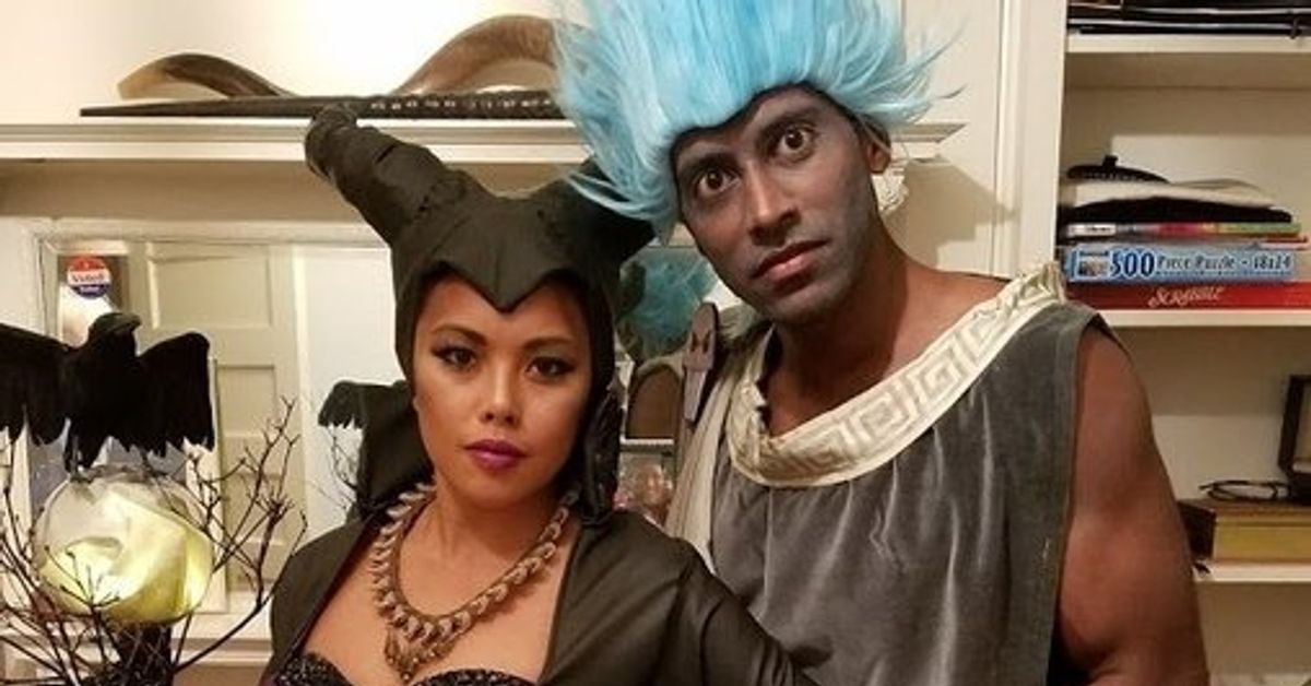 25 Funny Couple Costumes For Halloween That Are Pretty Spooktacular ...