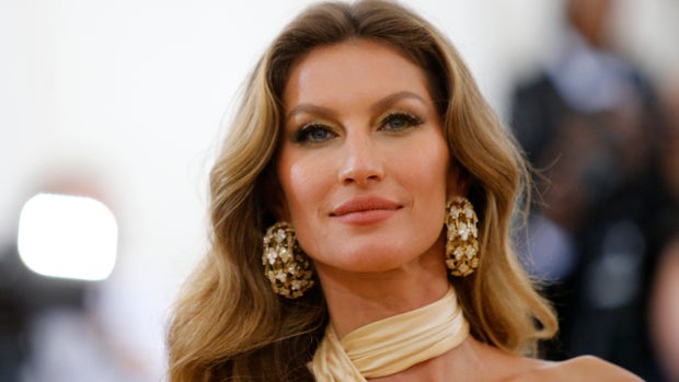 Model Gisele Bundchen arrives at the Metropolitan Museum of Art Costume Institute Gala (Met Gala) to celebrate the opening of “Heavenly Bodies: Fashion and the Catholic Imagination” in the Manhattan borough of New York, U.S., May 7, 2018. REUTERS/Eduardo Munoz
