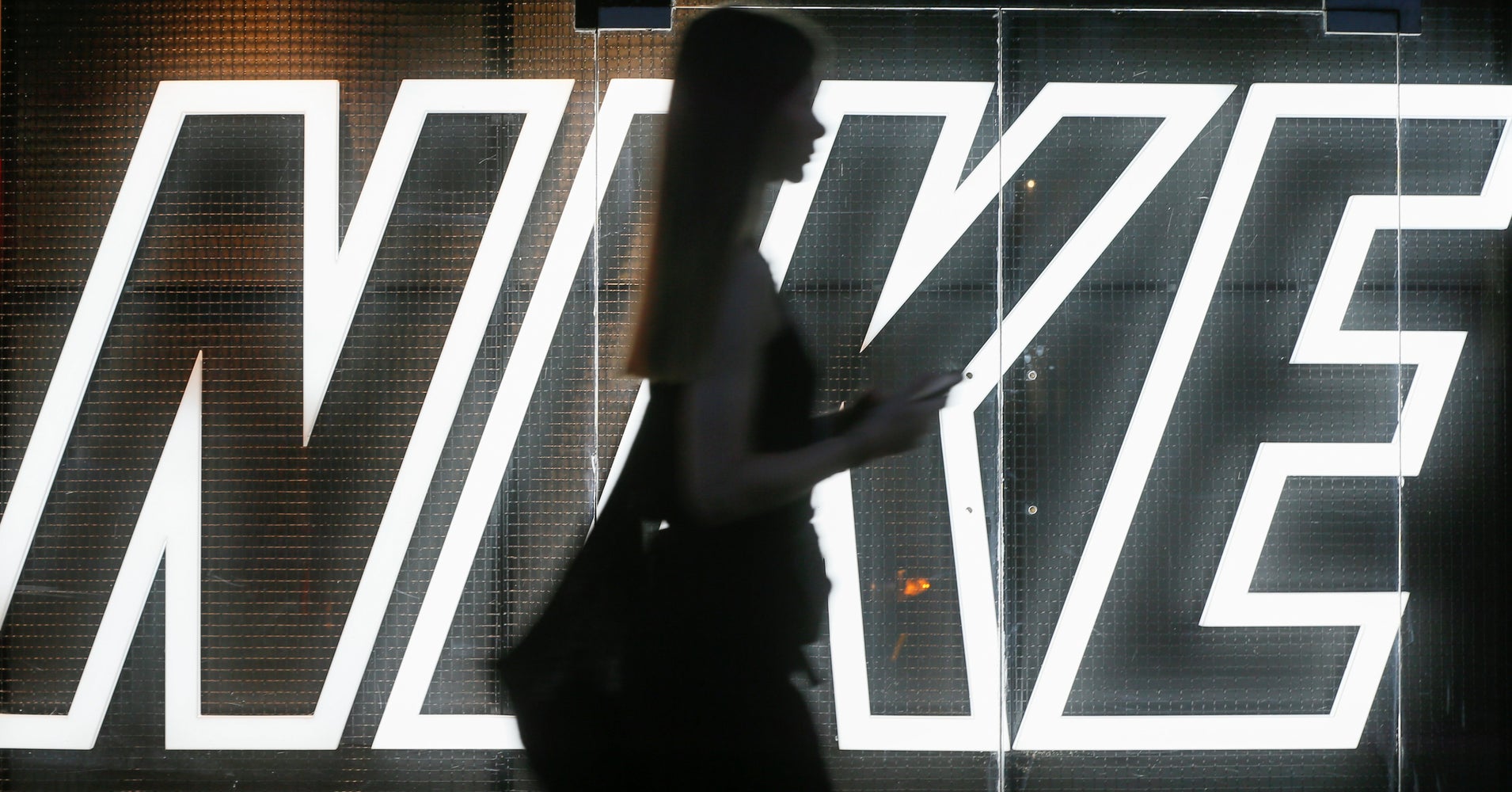 colin kaepernick nike sales