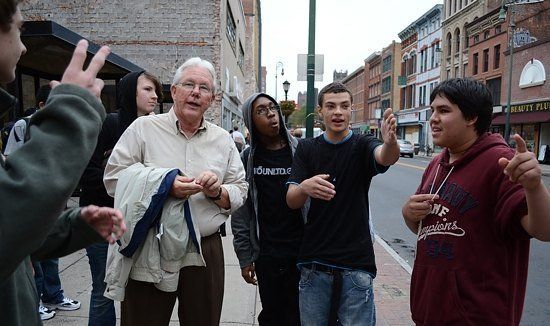 "Discover New Haven" Class Takes History To The Streets