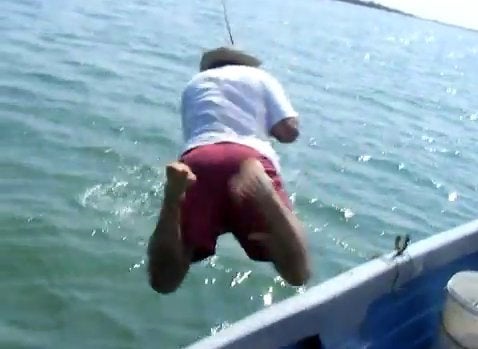 9 Hilarious Fishing FAILS (VIDEO)