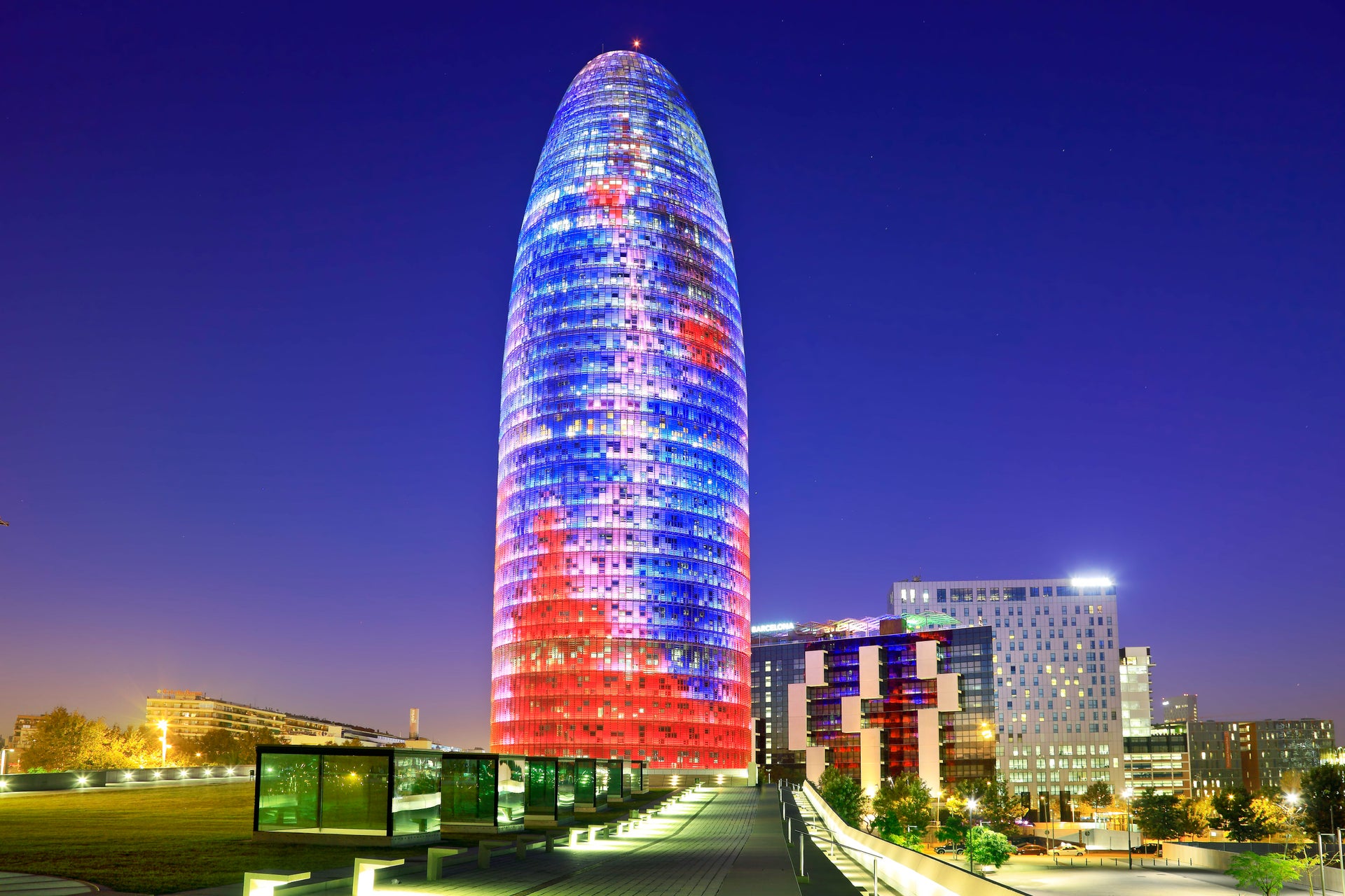 10 Buildings That Look Like Penises (PHOTOS) | HuffPost Weird News