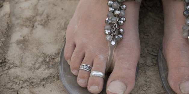toe rings and ankle bracelets