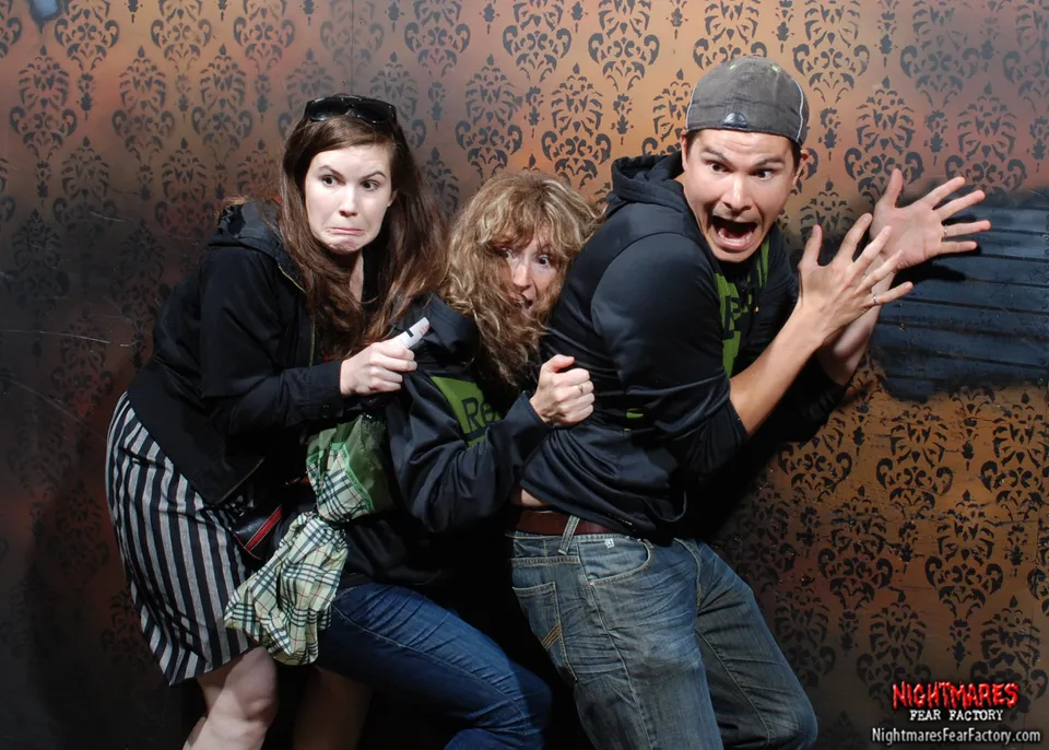 32 Hilarious Haunted House Reactions Caught On Camera | HuffPost  Entertainment