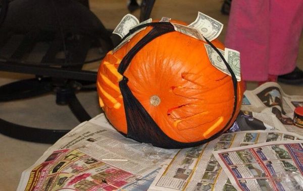 15 Wildly Inappropriate Pumpkins For A More Shocking Halloween Huffpost 0802