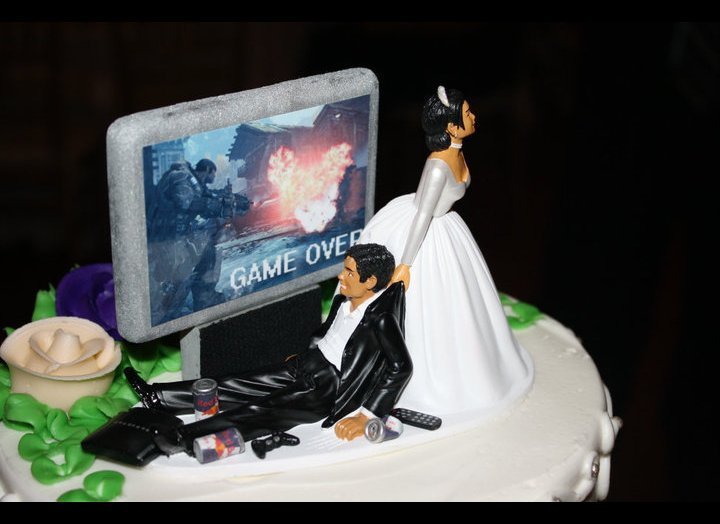 X-rated wedding cake branded 'trashy' as critics wonder what gran would  make of it - Daily Star
