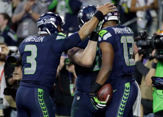 Watch fans throw Skittles into the end zone as Marshawn Lynch scores first  touchdown back - Article - Bardown