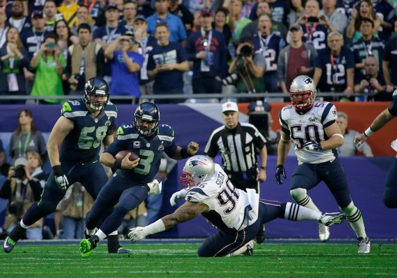 Watch fans throw Skittles into the end zone as Marshawn Lynch scores first  touchdown back - Article - Bardown