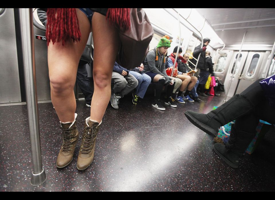 no pants subway ride women