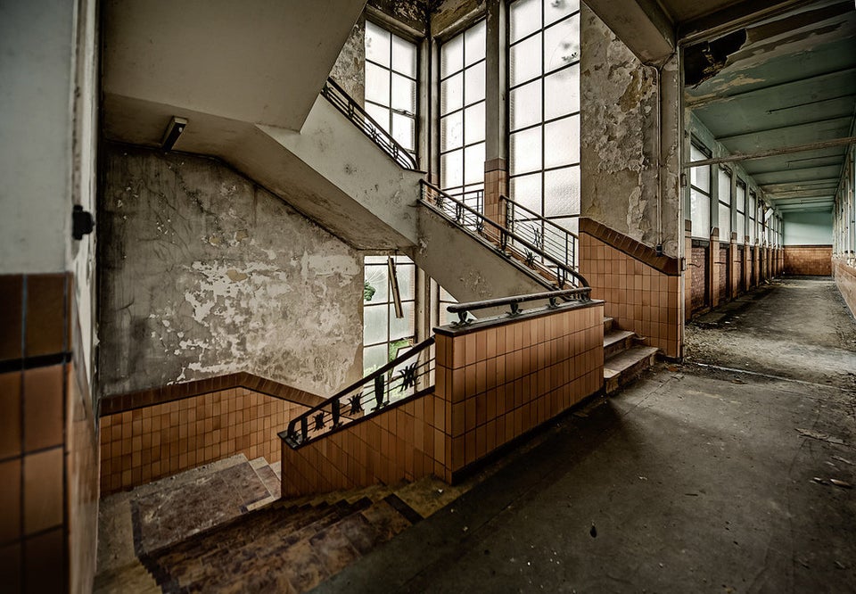 These Photos Of Abandoned Asylums Will Keep You Awake Tonight ...