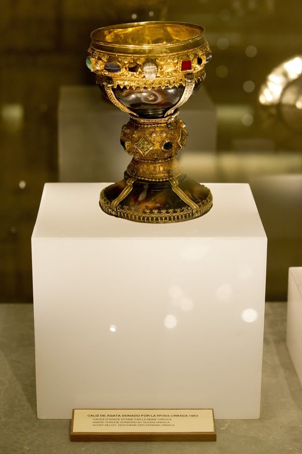 experts-claim-they-ve-found-the-holy-grail-in-spanish-basilica